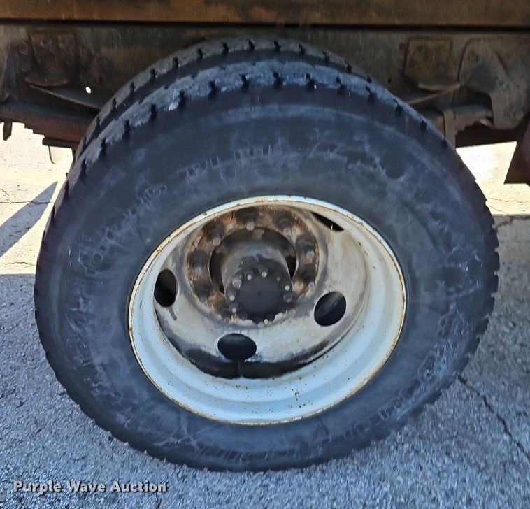 image for item EI3819 2006 Chevrolet C6500 chipper truck