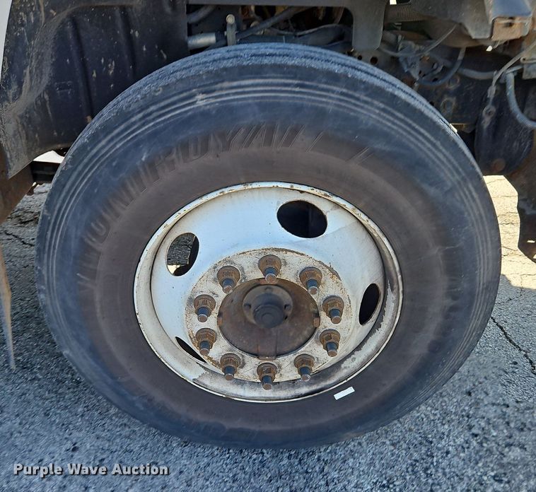 image for item EI3819 2006 Chevrolet C6500 chipper truck