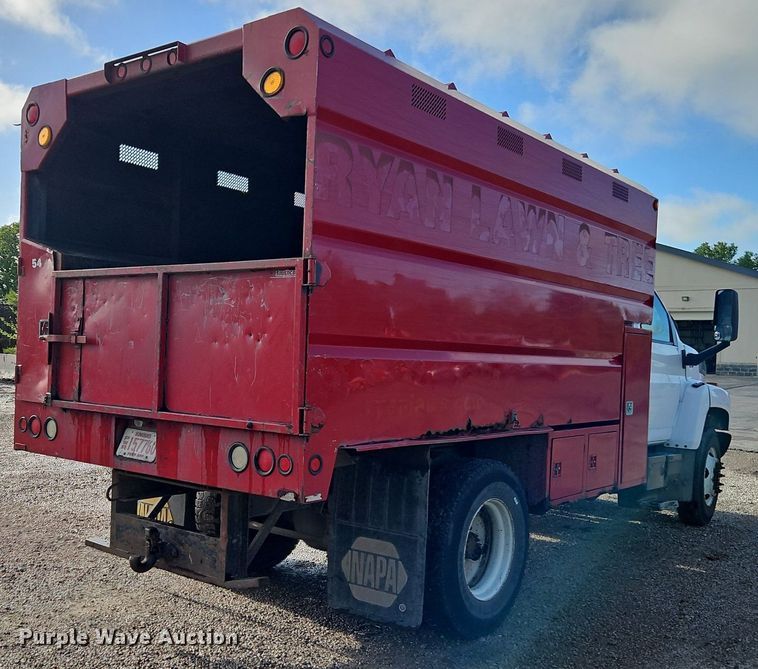 image for item EI3820 2006 Chevrolet C6500 chipper truck