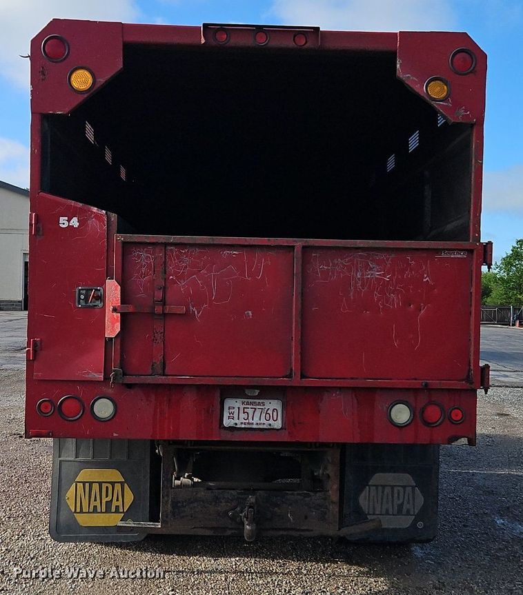 image for item EI3820 2006 Chevrolet C6500 chipper truck