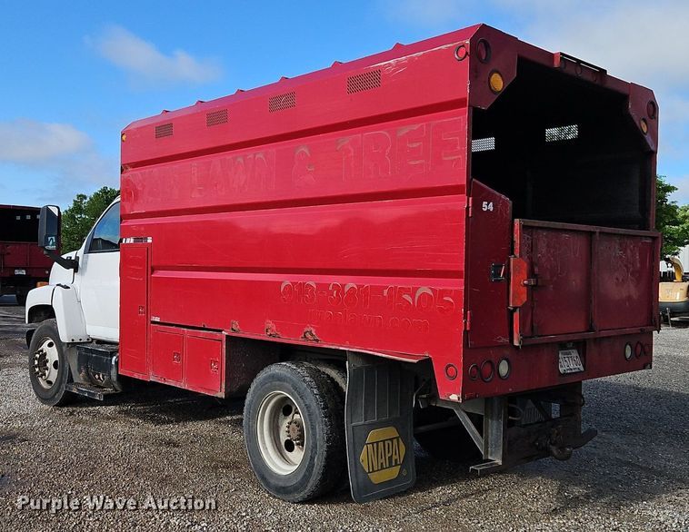 image for item EI3820 2006 Chevrolet C6500 chipper truck