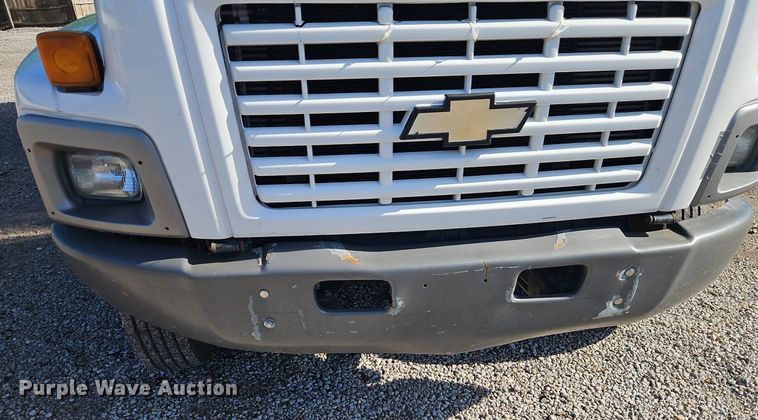 image for item EI3820 2006 Chevrolet C6500 chipper truck