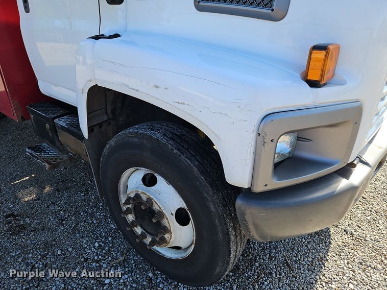 image for item EI3820 2006 Chevrolet C6500 chipper truck