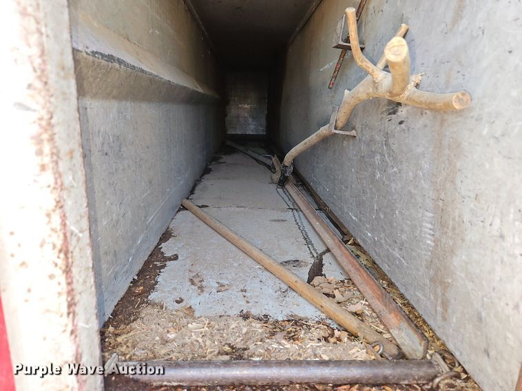 image for item EI3820 2006 Chevrolet C6500 chipper truck