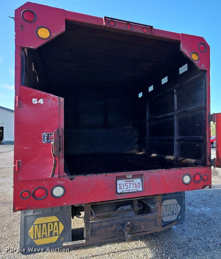 image for item EI3820 2006 Chevrolet C6500 chipper truck