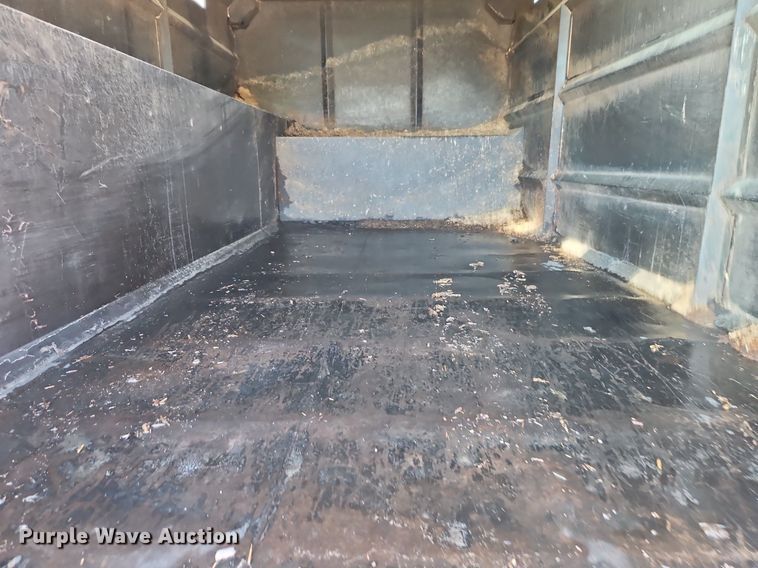 image for item EI3820 2006 Chevrolet C6500 chipper truck