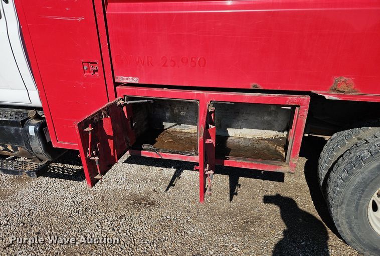 image for item EI3820 2006 Chevrolet C6500 chipper truck