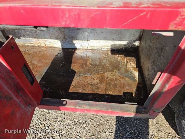 image for item EI3820 2006 Chevrolet C6500 chipper truck