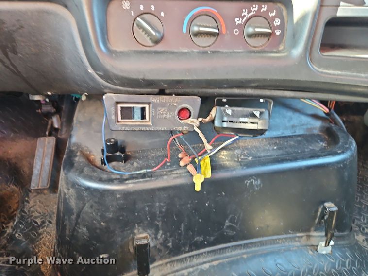 image for item EI3820 2006 Chevrolet C6500 chipper truck