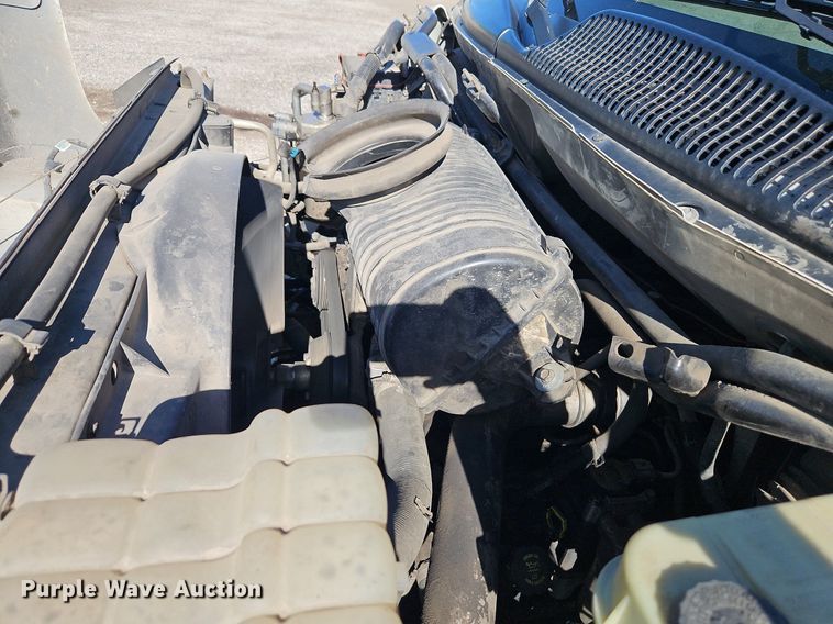 image for item EI3820 2006 Chevrolet C6500 chipper truck