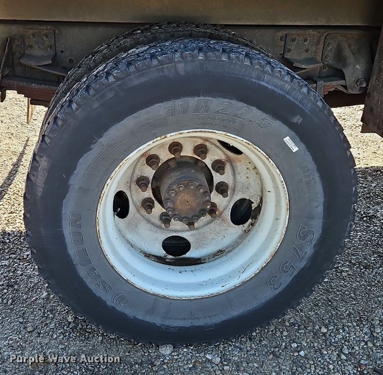 image for item EI3820 2006 Chevrolet C6500 chipper truck