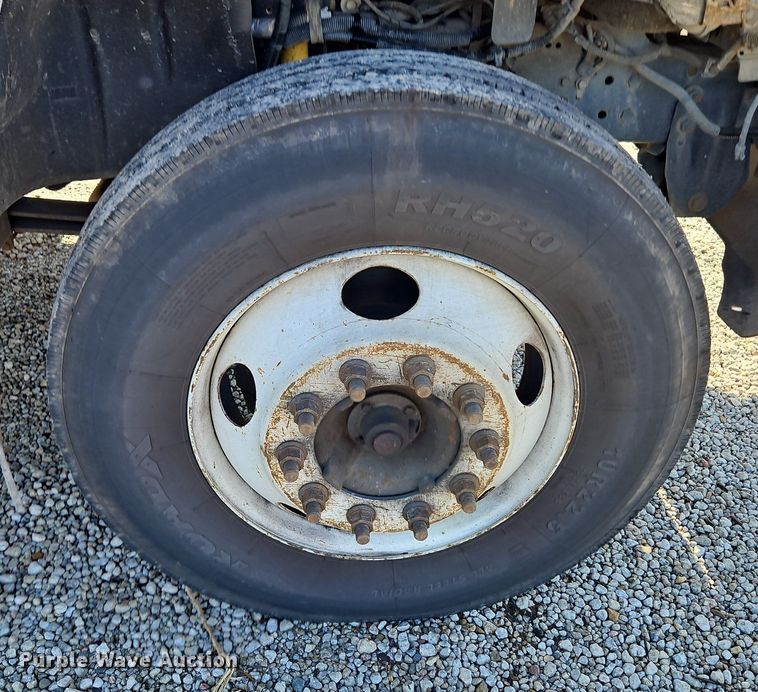 image for item EI3820 2006 Chevrolet C6500 chipper truck