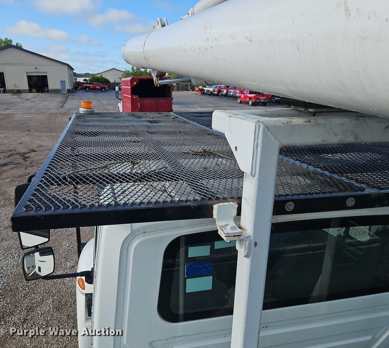 image for item EI3821 2008 International 4300 ProStar forestry bucket truck