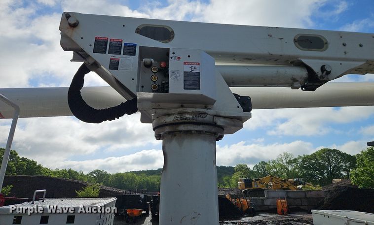 image for item EI3821 2008 International 4300 ProStar forestry bucket truck