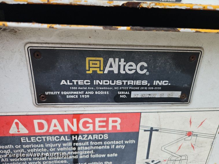 image for item EI3821 2008 International 4300 ProStar forestry bucket truck