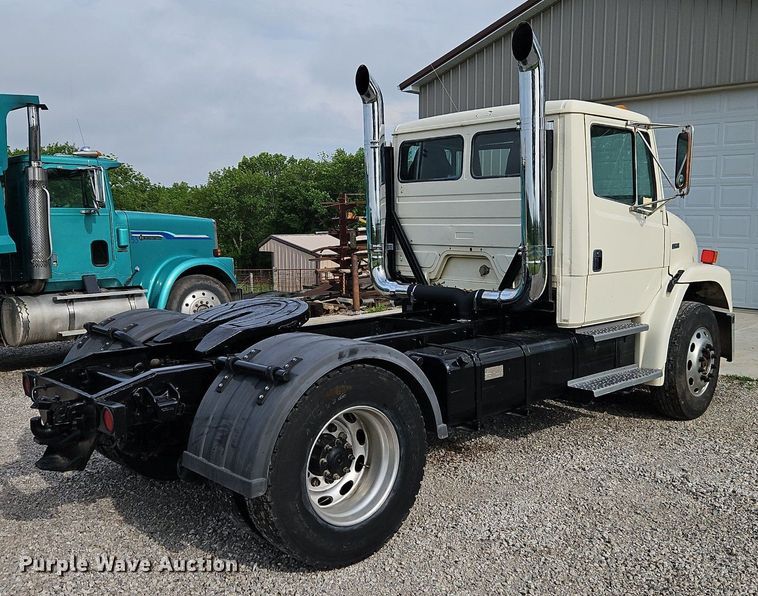 image for item EI3842 1997 Freightliner  FL70 semi truck