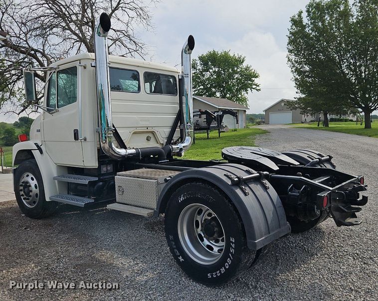 image for item EI3842 1997 Freightliner  FL70 semi truck