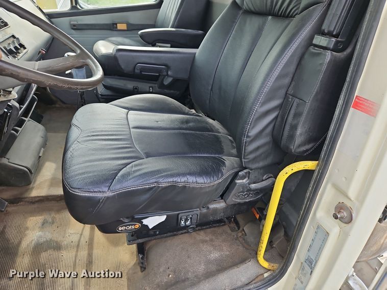 image for item EI3842 1997 Freightliner  FL70 semi truck