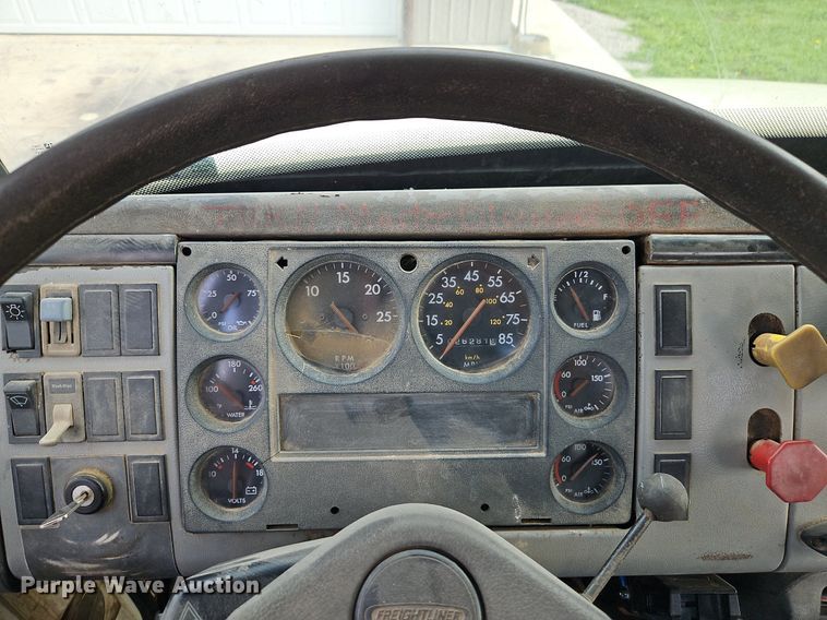 image for item EI3842 1997 Freightliner  FL70 semi truck