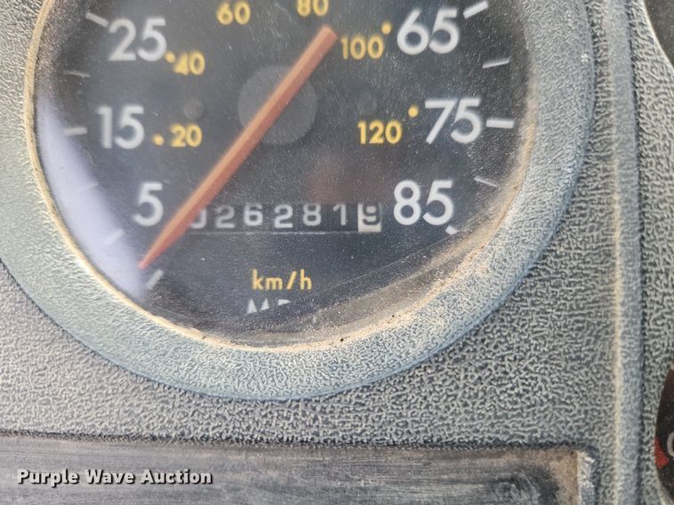 image for item EI3842 1997 Freightliner  FL70 semi truck