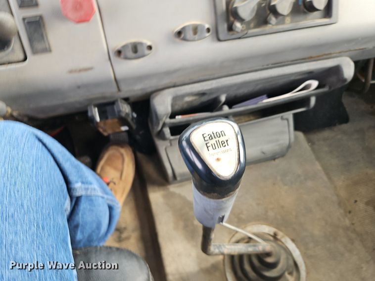 image for item EI3842 1997 Freightliner  FL70 semi truck