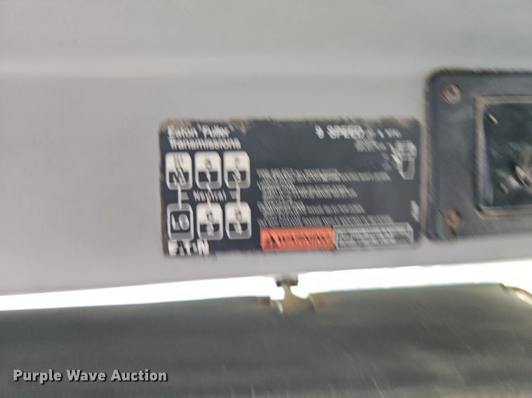 image for item EI3842 1997 Freightliner  FL70 semi truck