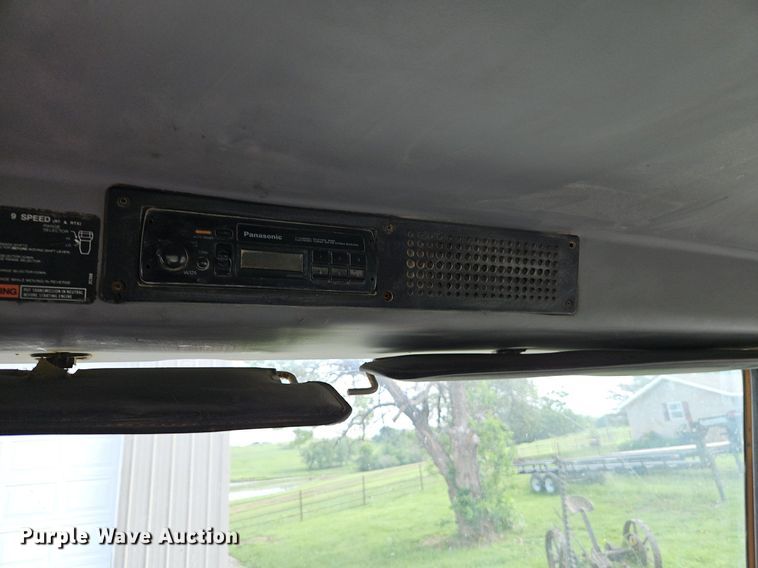 image for item EI3842 1997 Freightliner  FL70 semi truck