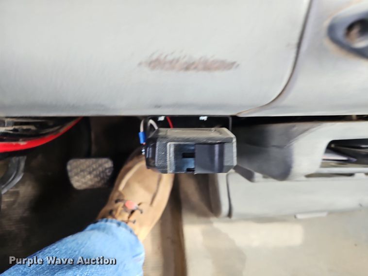 image for item EI3842 1997 Freightliner  FL70 semi truck