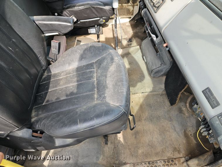 image for item EI3842 1997 Freightliner  FL70 semi truck