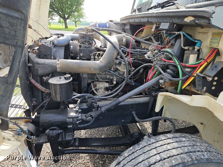 image for item EI3842 1997 Freightliner  FL70 semi truck