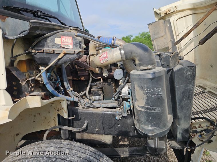 image for item EI3842 1997 Freightliner  FL70 semi truck