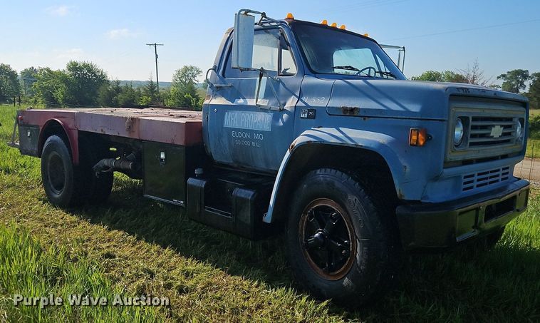 image for item EI3852 1990 Chevrolet  C70 flatbed truck