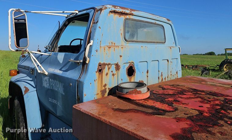 image for item EI3852 1990 Chevrolet  C70 flatbed truck