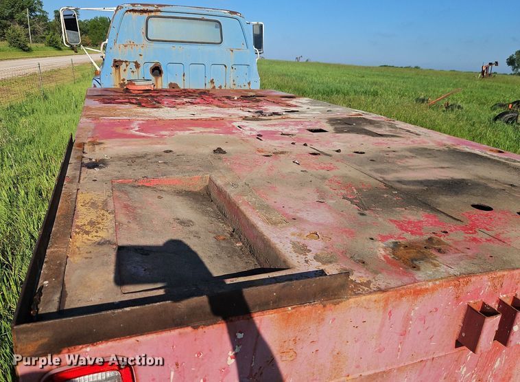 image for item EI3852 1990 Chevrolet  C70 flatbed truck