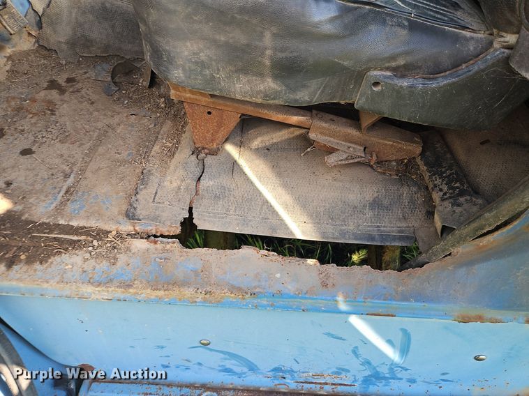 image for item EI3852 1990 Chevrolet  C70 flatbed truck