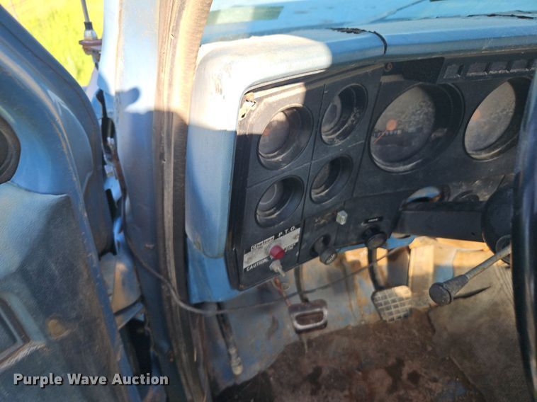 image for item EI3852 1990 Chevrolet  C70 flatbed truck