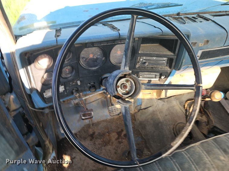 image for item EI3852 1990 Chevrolet  C70 flatbed truck