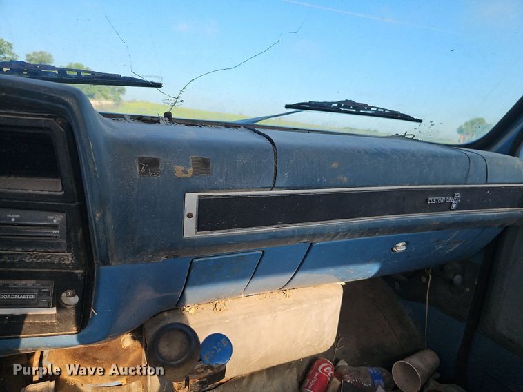 image for item EI3852 1990 Chevrolet  C70 flatbed truck