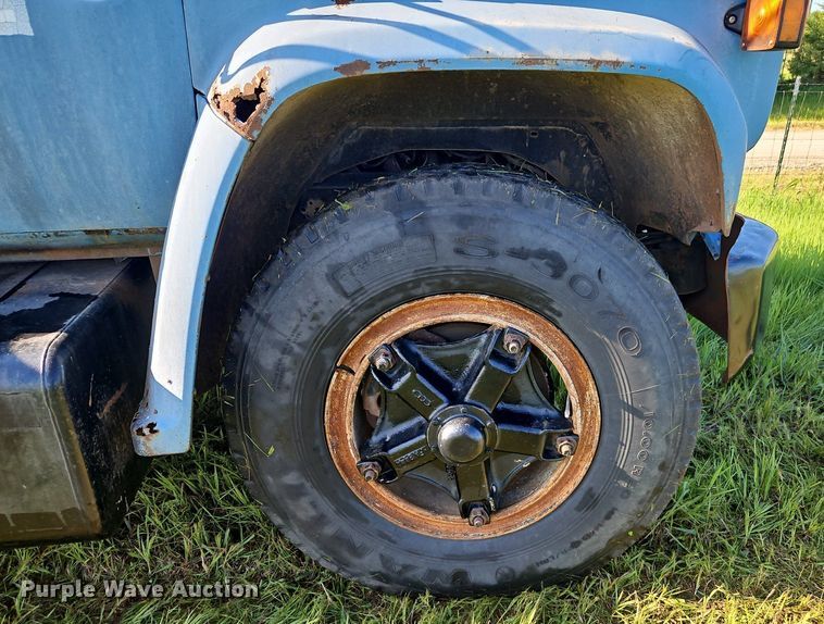 image for item EI3852 1990 Chevrolet  C70 flatbed truck