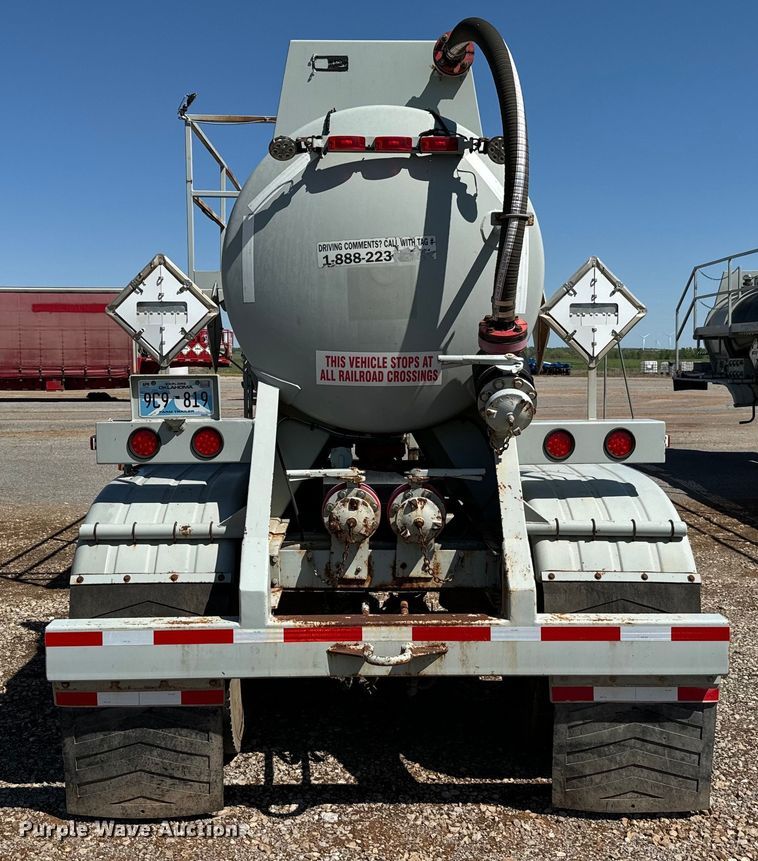 image for item EJ0545 2011 Worley vacuum trailer