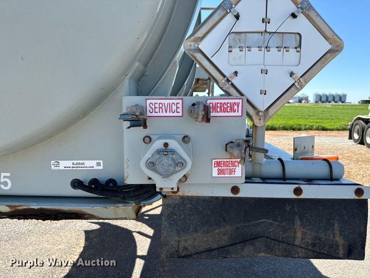 image for item EJ0545 2011 Worley vacuum trailer