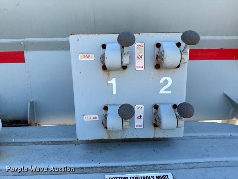 image for item EJ0545 2011 Worley vacuum trailer