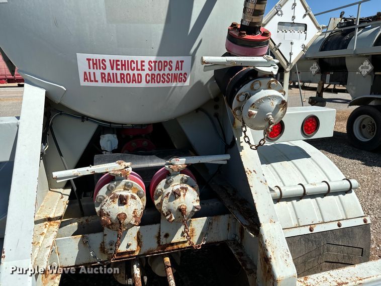 image for item EJ0545 2011 Worley vacuum trailer