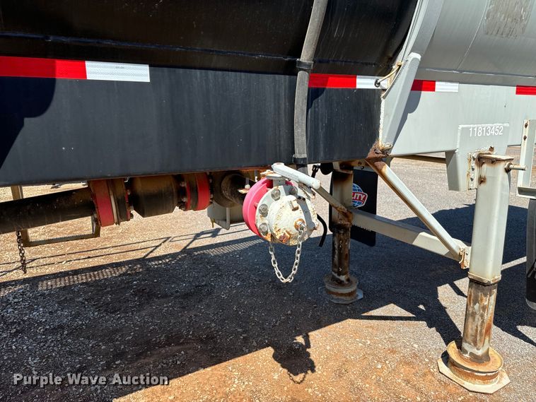 image for item EJ0545 2011 Worley vacuum trailer