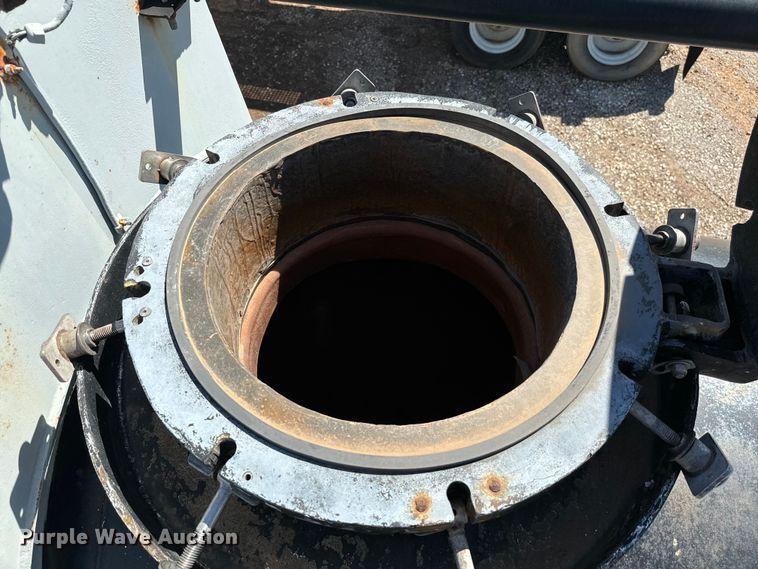 image for item EJ0545 2011 Worley vacuum trailer