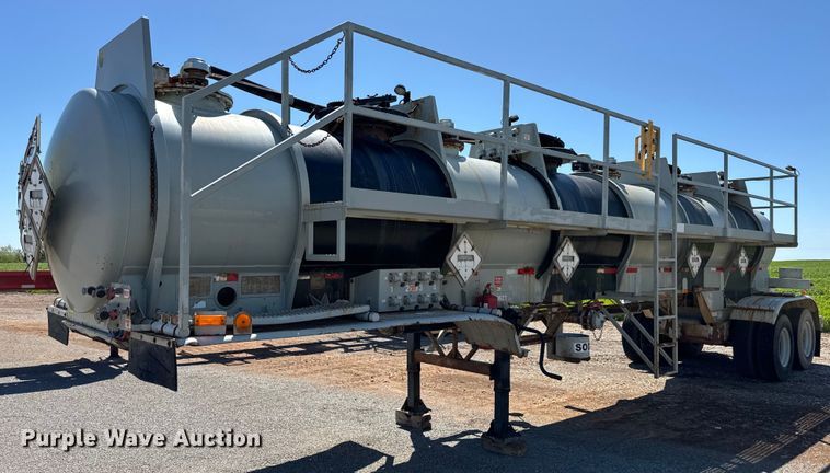 image for item EJ0546 2007 Worley tank trailer