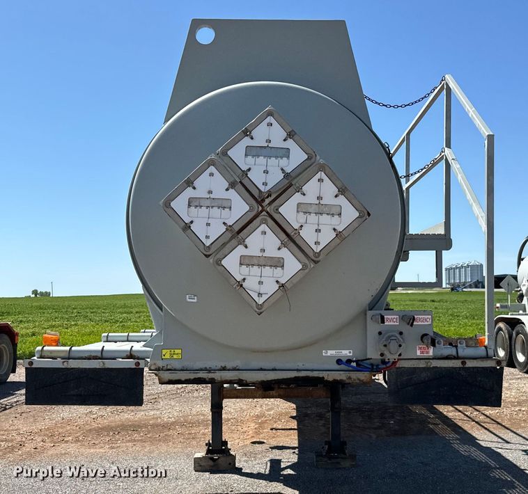 image for item EJ0546 2007 Worley tank trailer