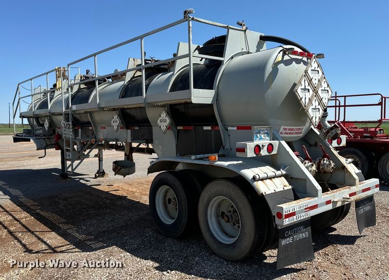 image for item EJ0546 2007 Worley tank trailer