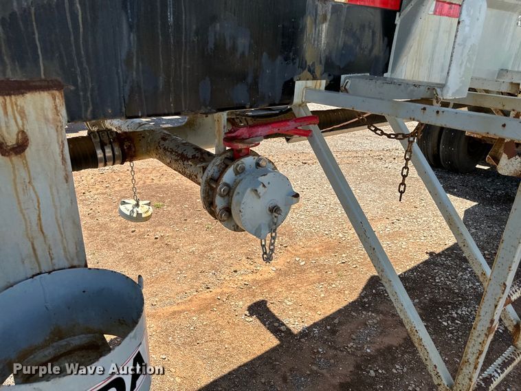 image for item EJ0546 2007 Worley tank trailer