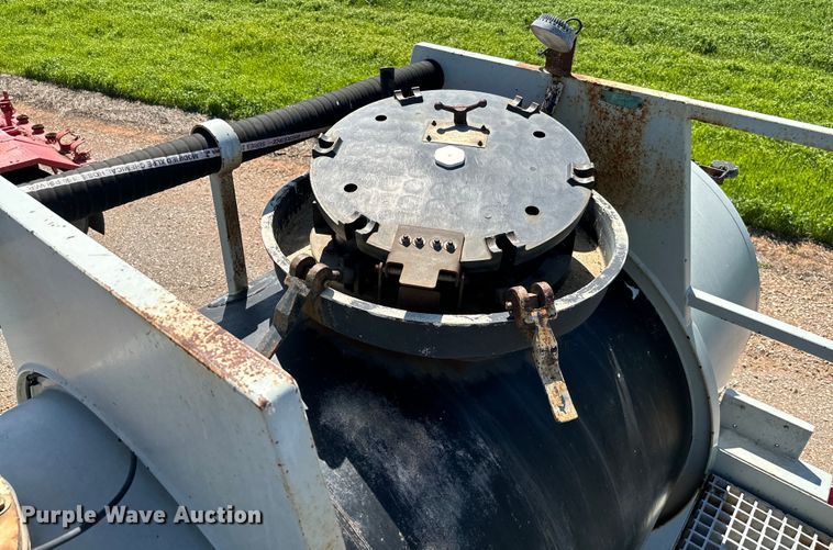 image for item EJ0546 2007 Worley tank trailer